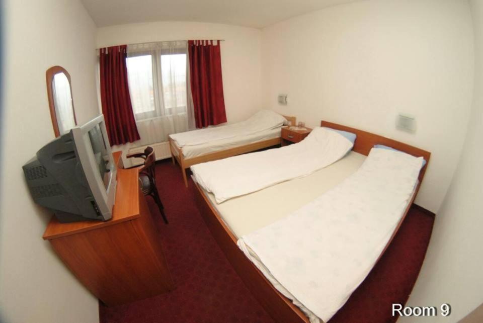 Motel Bella Italia Ilidža Bagian luar foto