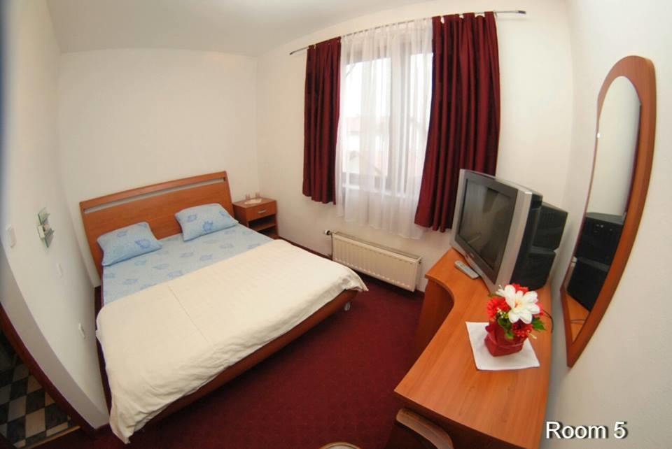Motel Bella Italia Ilidža Bagian luar foto